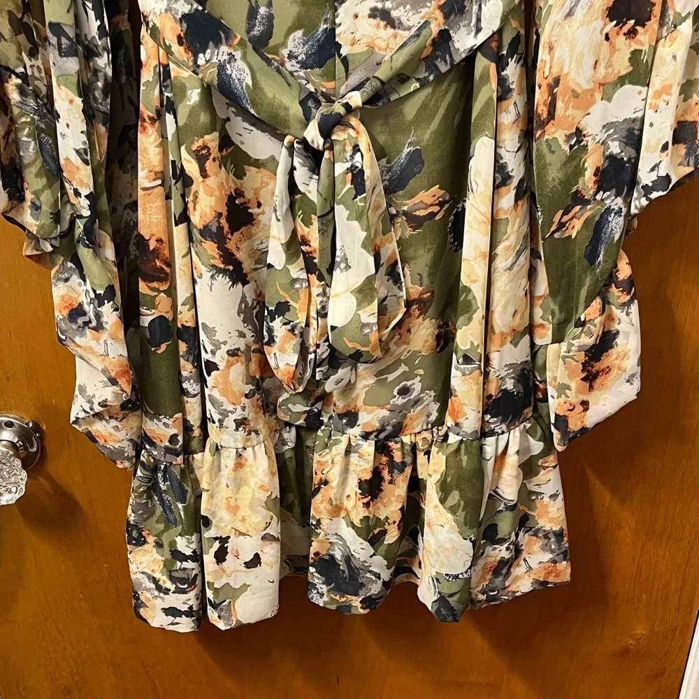 Betsey Johnson Bell Sleeve Floral Dress - Picture 8 of 10